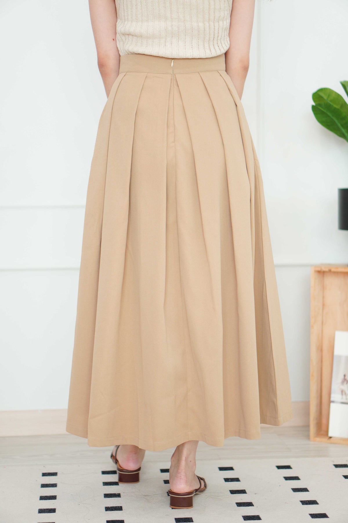 Grace Puffy A-Line Maxi Skirt in Khaki