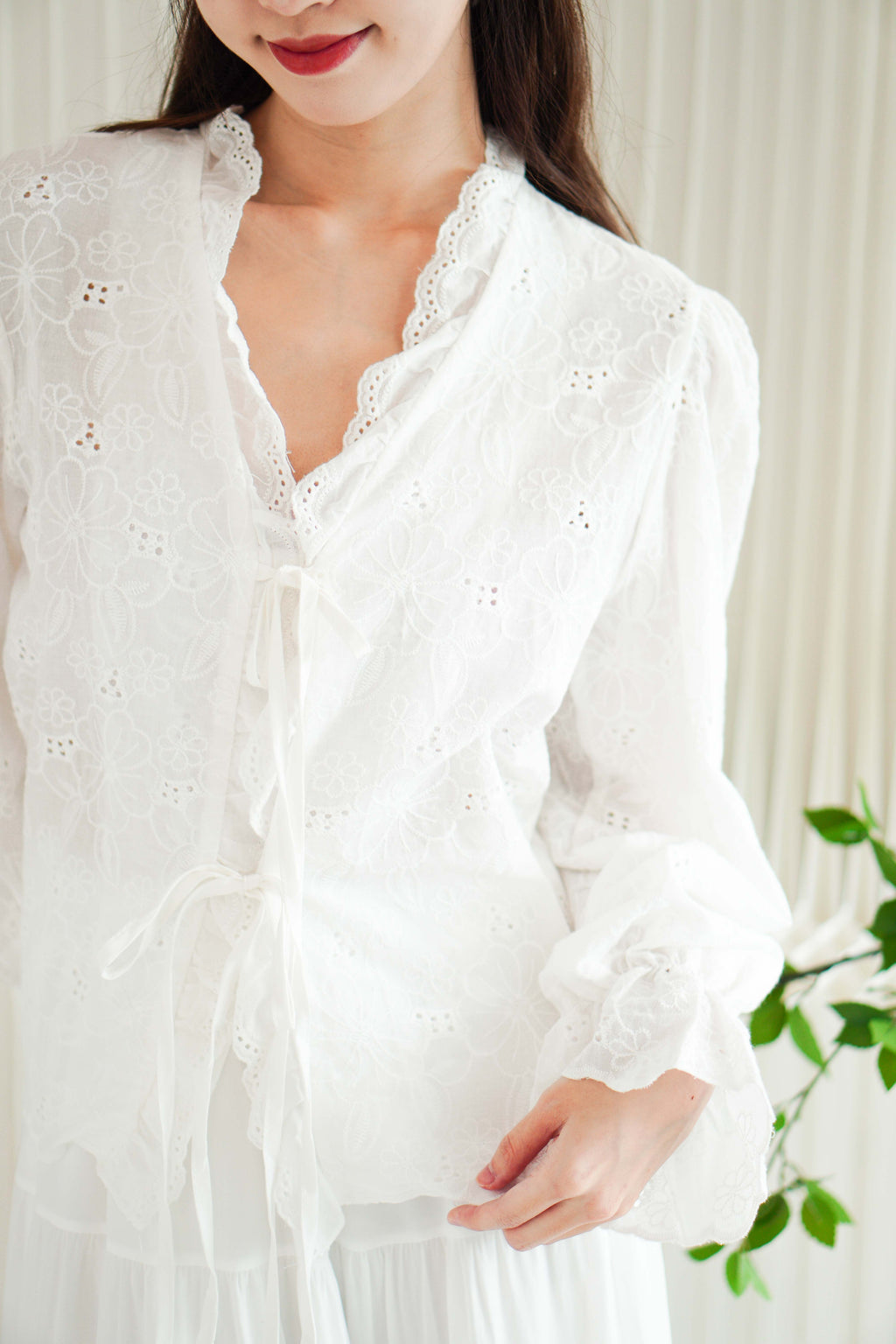 Gracelyn Eyelet Lace Puffy Sleeves Top in White