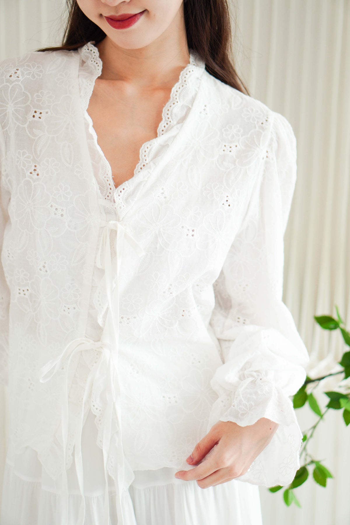 Gracelyn Eyelet Lace Puffy Sleeves Top in White