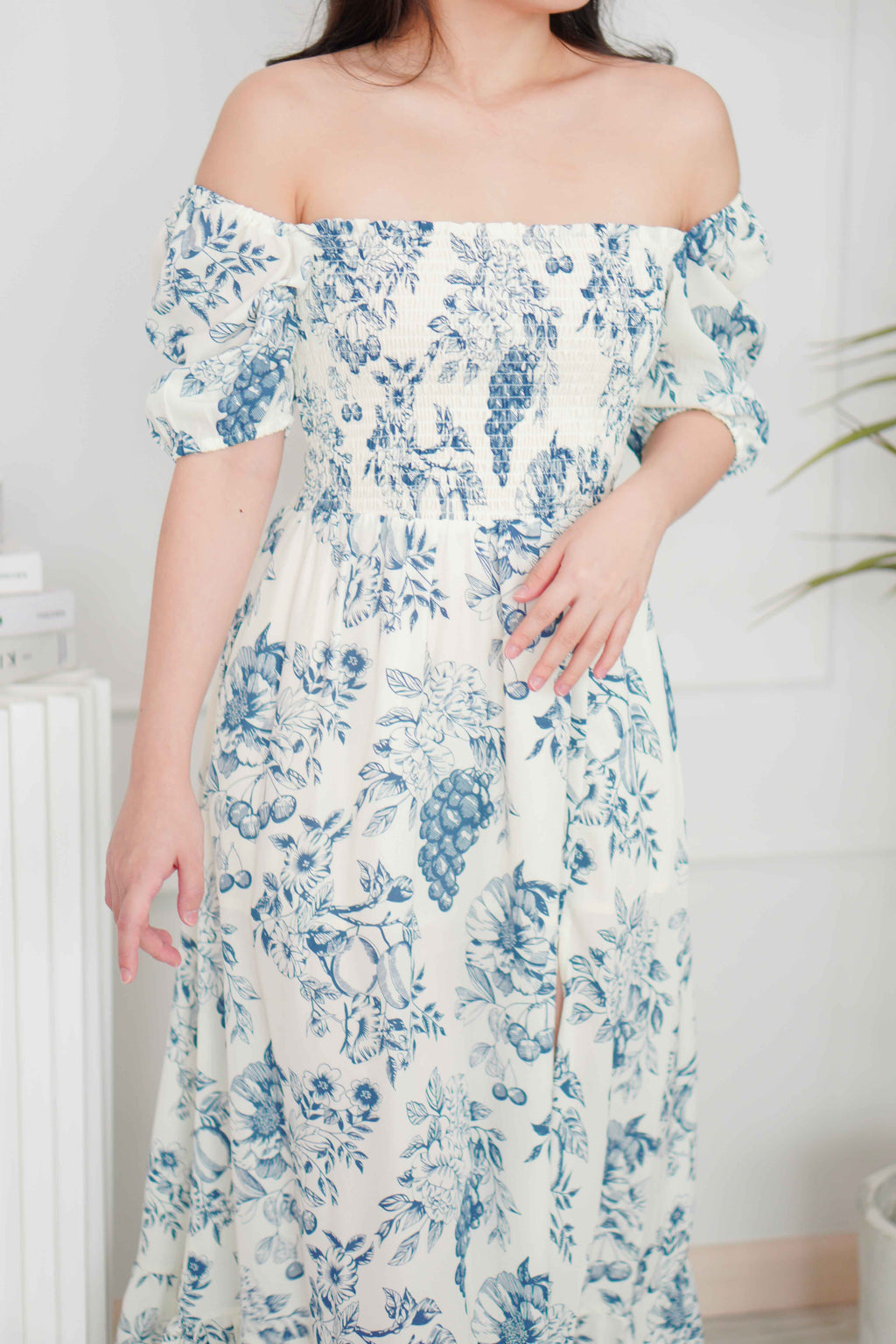Ruvina Puffy Sleeves Ribbed Floral Maxi Dress in Blue