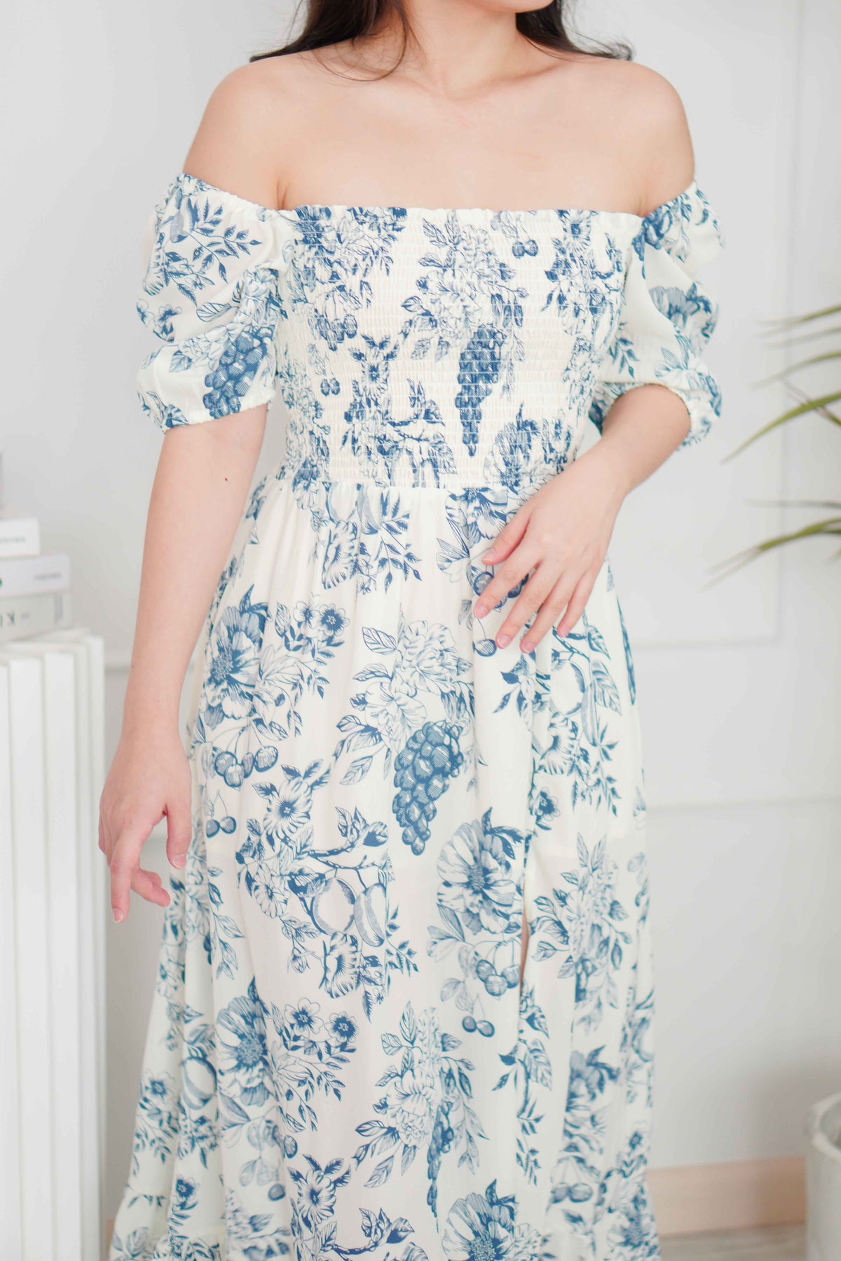 Ruvina Puffy Sleeves Ribbed Floral Maxi Dress in Blue