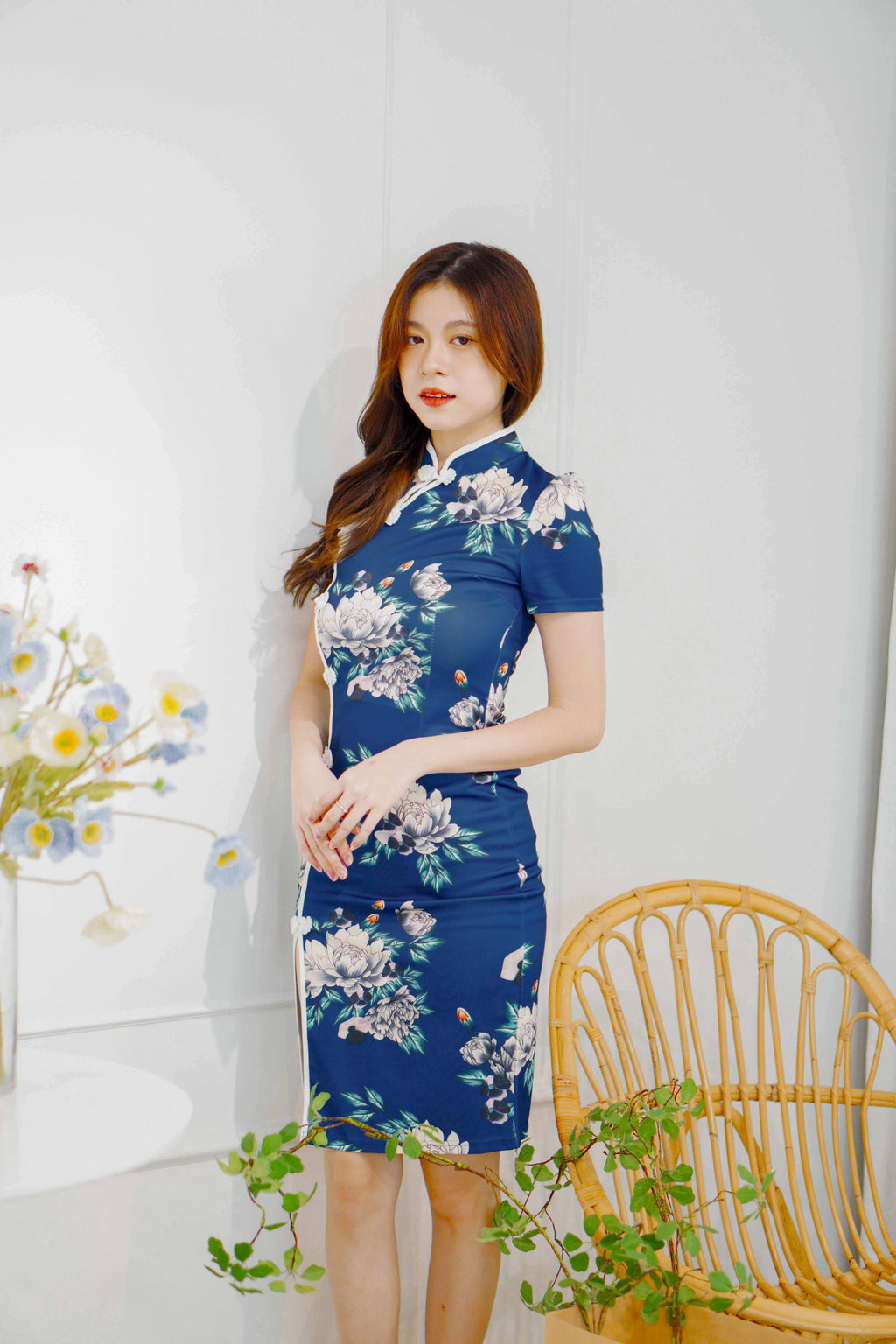 Mi Lan Floral Cheongsam with White Lining in Blue