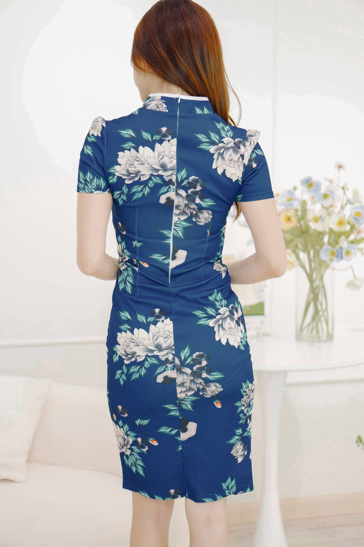 Mi Lan Floral Cheongsam with White Lining in Blue