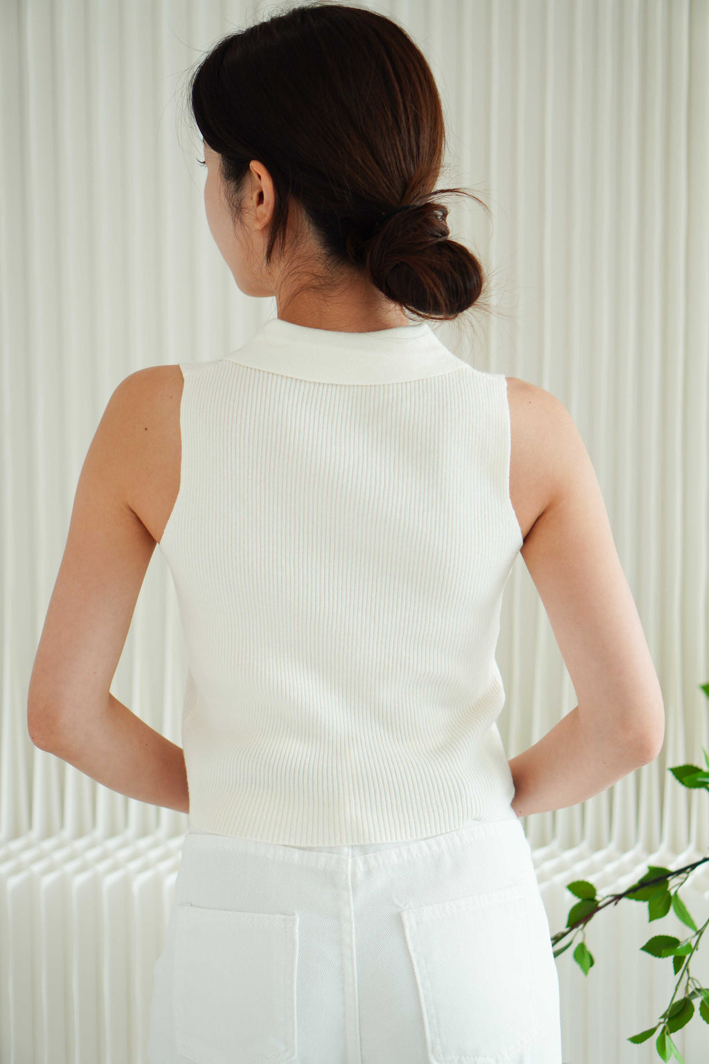 Millie Collar Sleeveless Knit Button Down Top in Cream