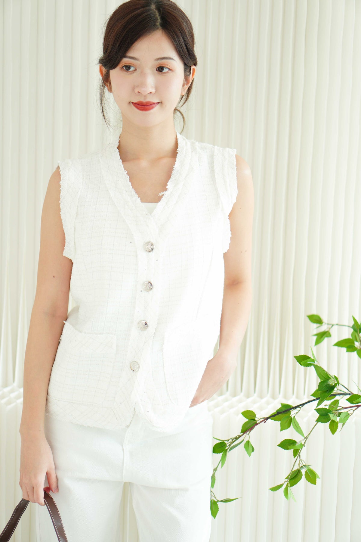 (BACKORDER) Nim Tweed Vest in White