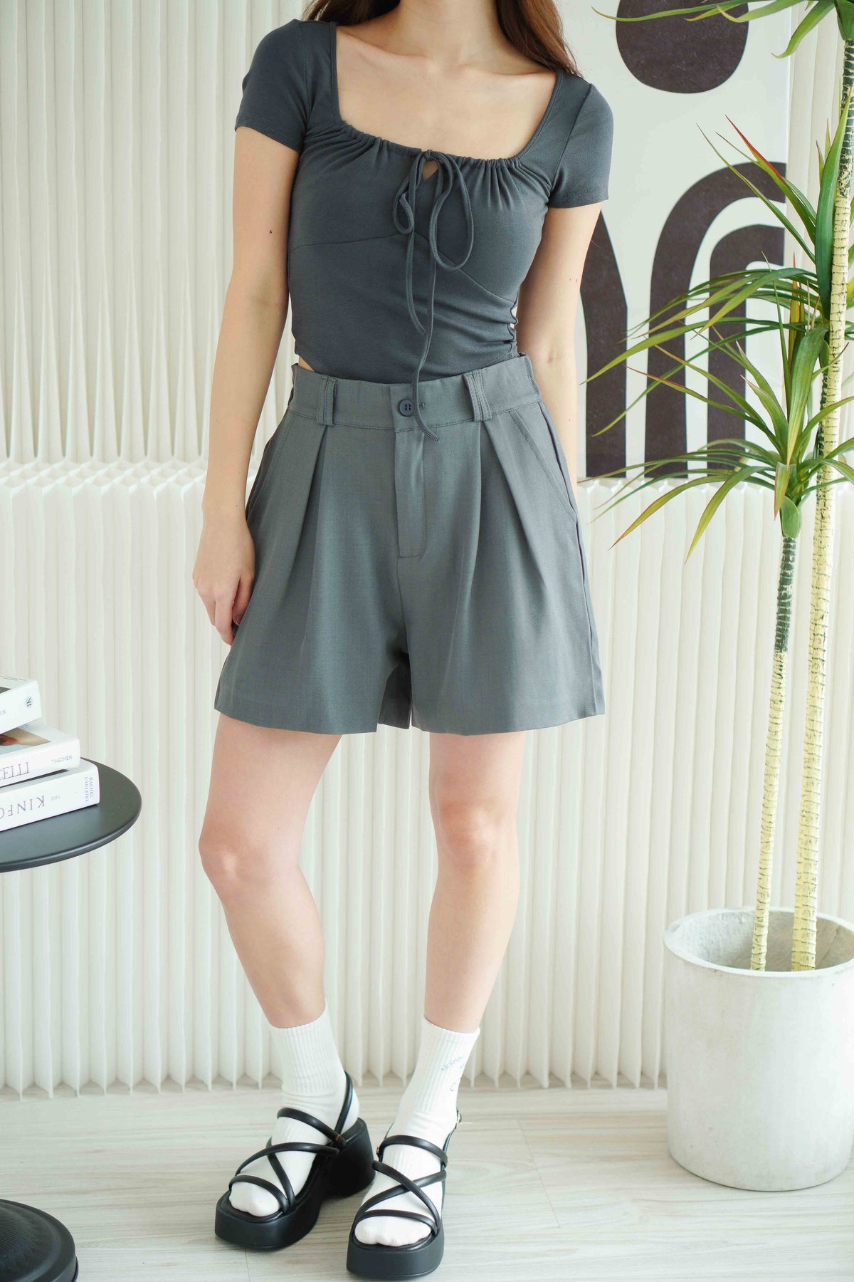 Charca Midi Shorts in Grey