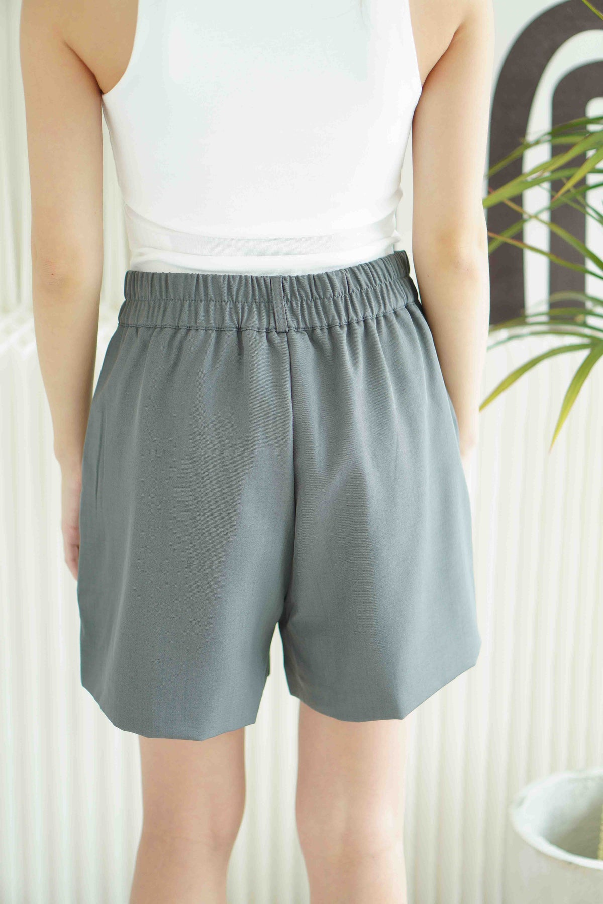 Charca Midi Shorts in Grey