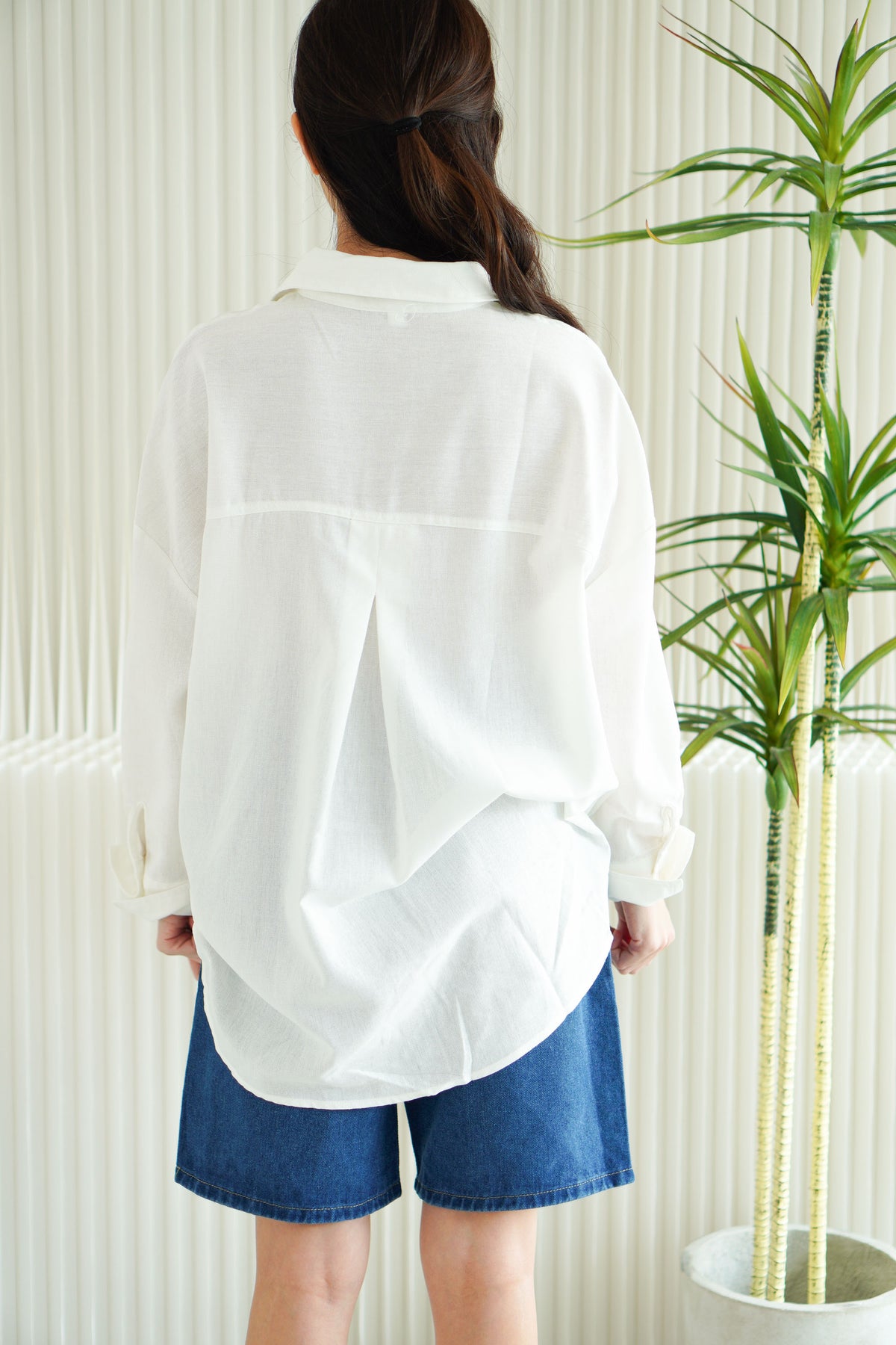 Island Resort Collar Button Down Linen Top in White