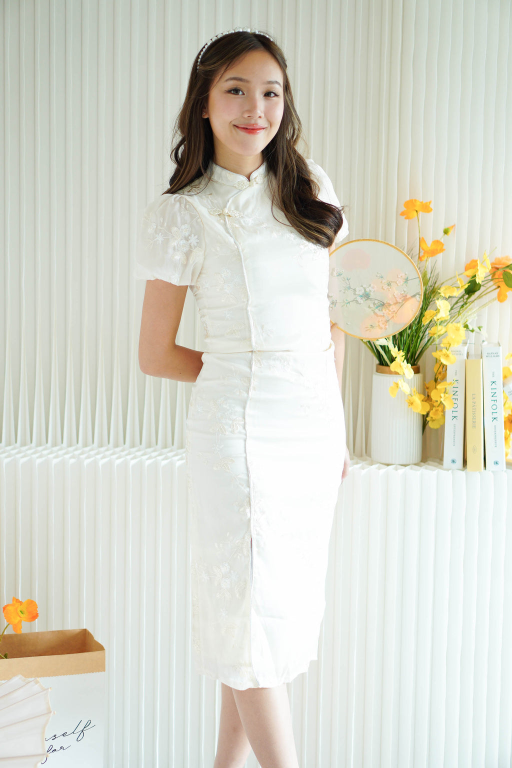 (PREMIUM) Yu Xi Floral Embroidery Mesh Cheongsam in Cream