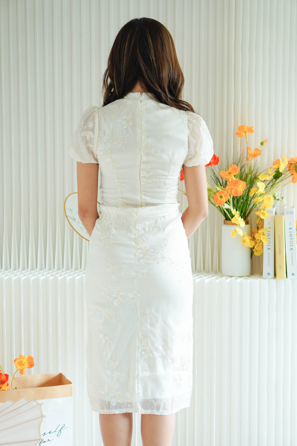 (PREMIUM) Yu Xi Floral Embroidery Mesh Cheongsam in Cream
