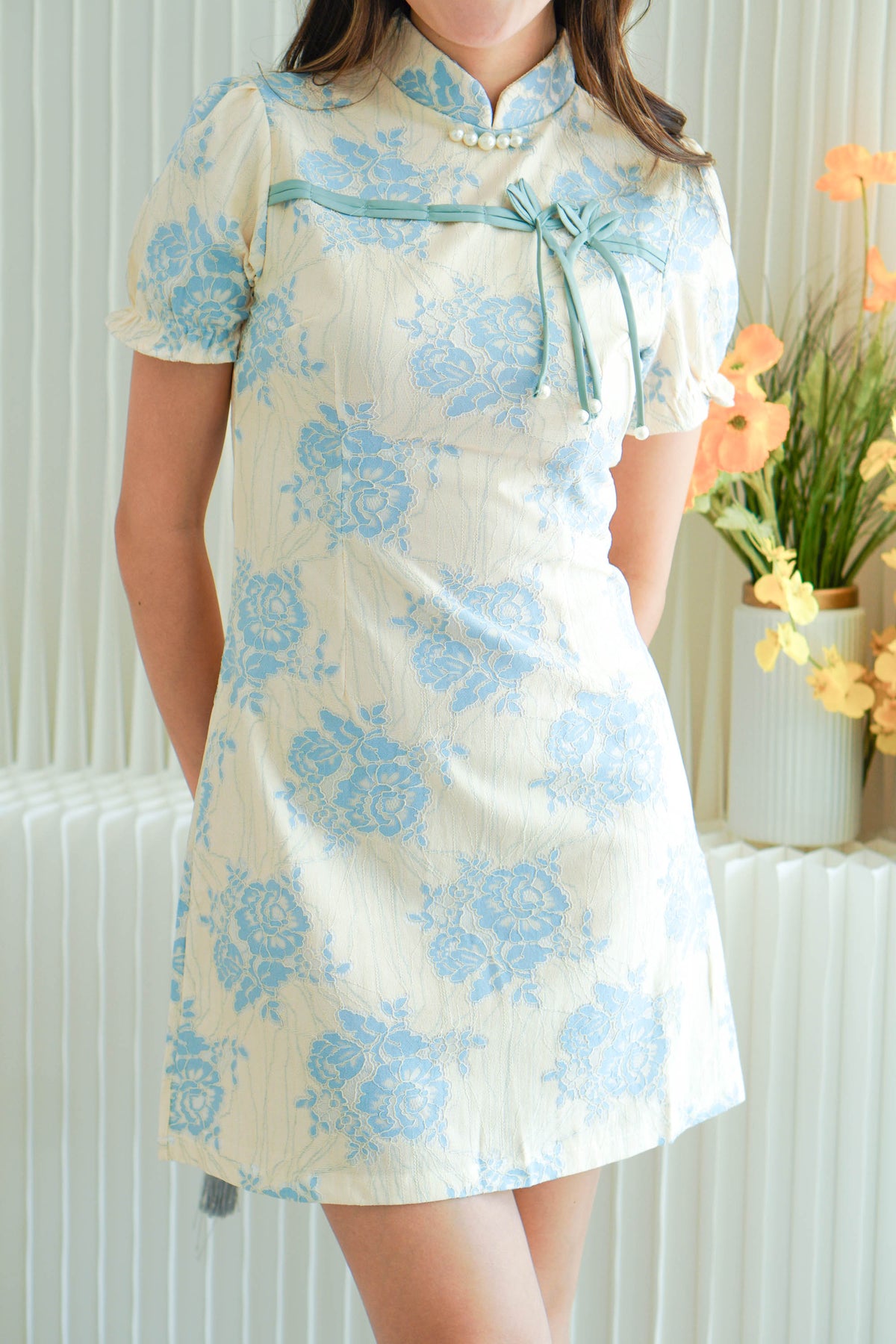 Yi Lan Short Cheongsam in Cream with Blue Knot