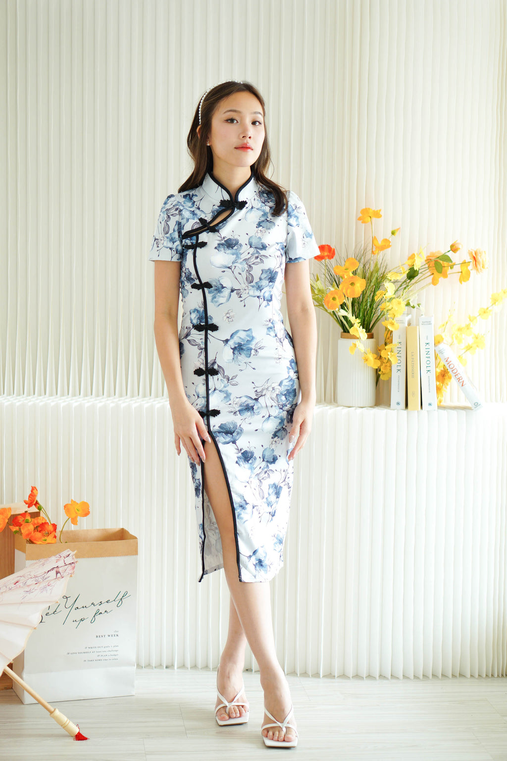 Chu Yao Short Sleeves Floral Maxi Cheongsam in Blue with Black Lining