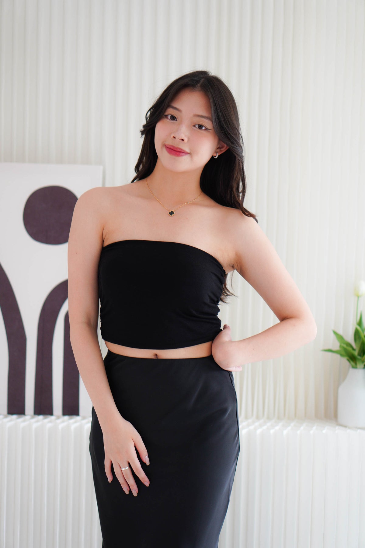 Soyara Padded Ruched Tube Top in Black