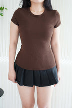 Elka Basic Round Neck Tee in Brown