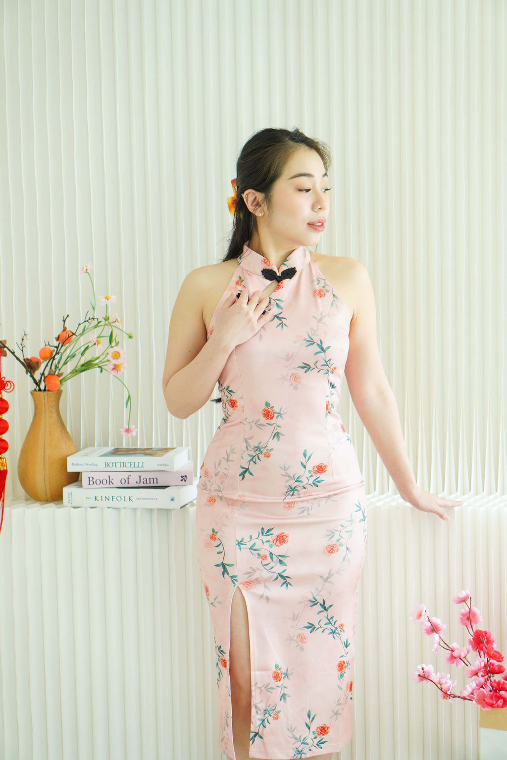 Mei Shan Long Floral Cheongsam with Black Knot in Pink
