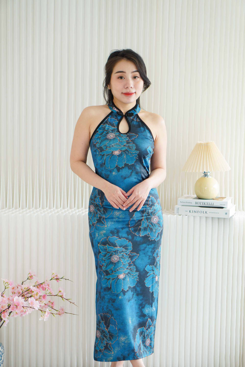 Que Long Halter Neck Floral Cheongsam in Dark Blue