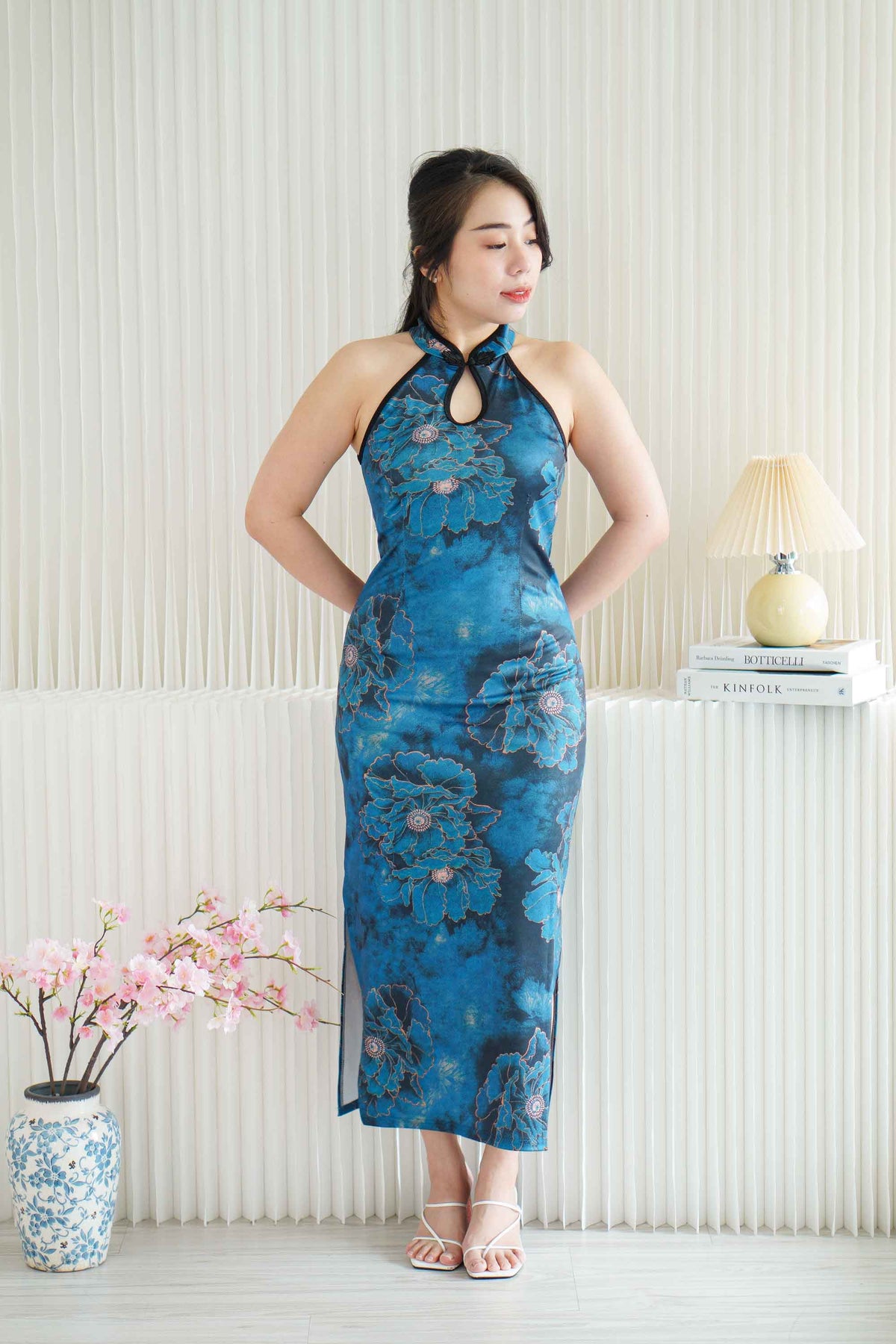 Que Long Halter Neck Floral Cheongsam in Dark Blue