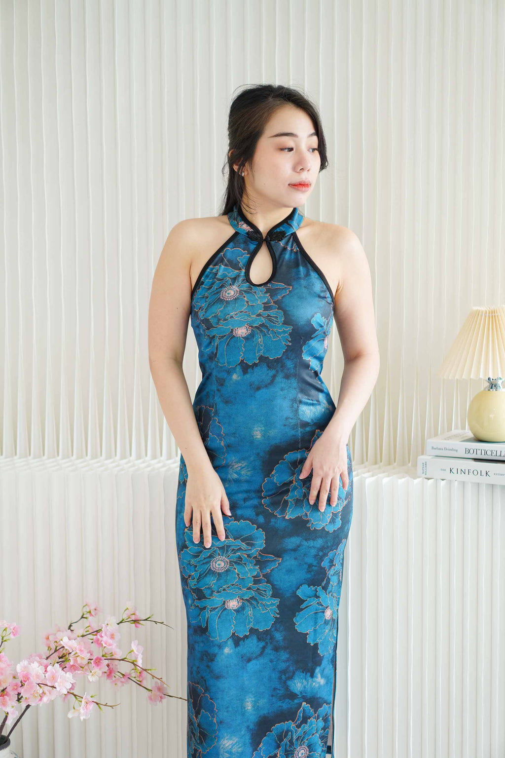 Que Long Halter Neck Floral Cheongsam in Dark Blue