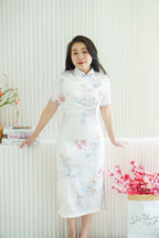 Xia Yun Long Floral Satin Cheongsam with Short Sleeves in White