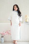 Ri Lan Mid Sleeves Maxi Cheongsam in White with Blue Lining