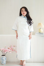 Ri Lan Mid Sleeves Maxi Cheongsam in White with Blue Lining