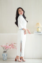 Ri Lan Mid Sleeves Maxi Cheongsam in White with Blue Lining