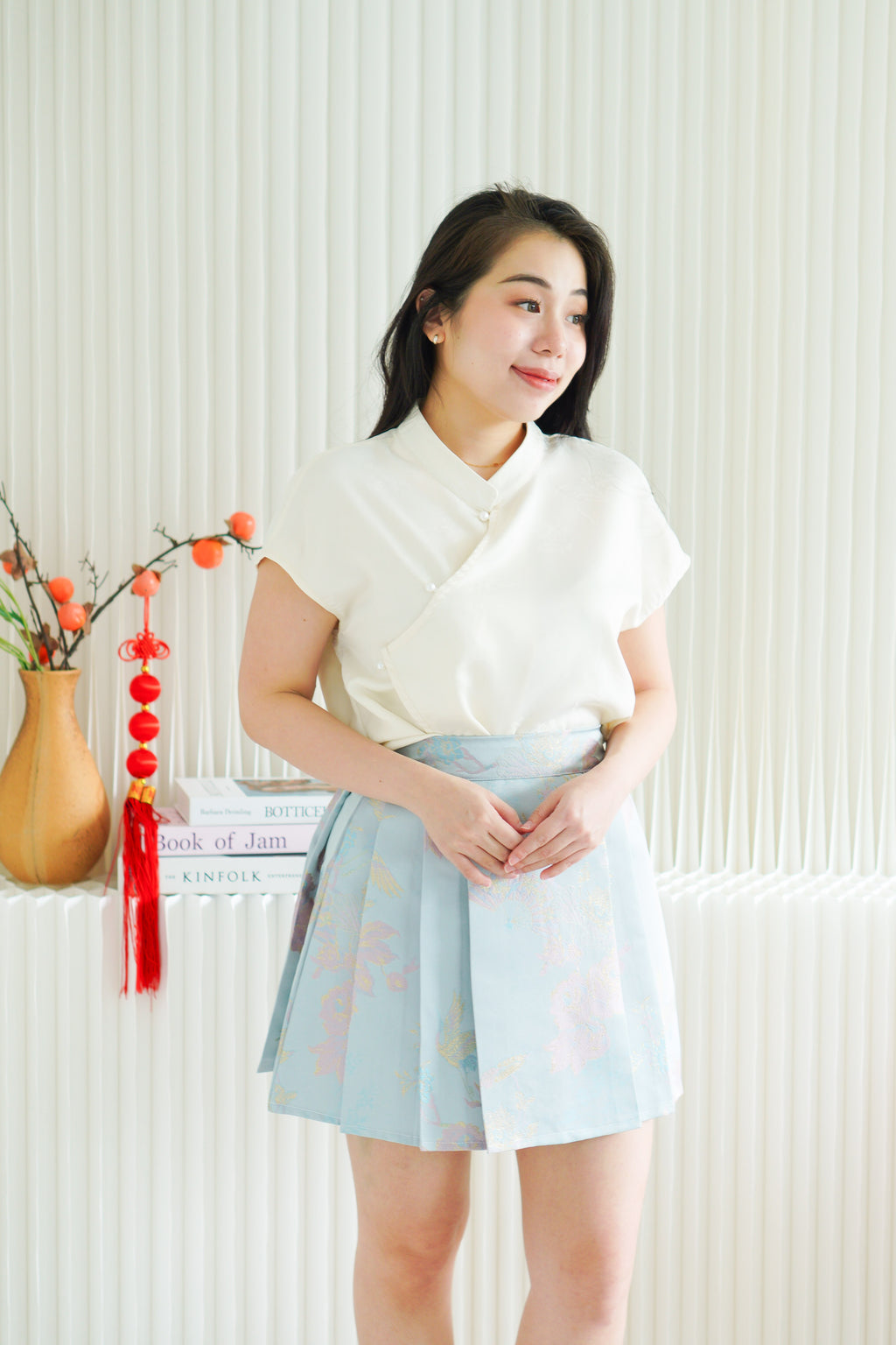 Ya Qi Printed Pleated Short Skirt in Blue