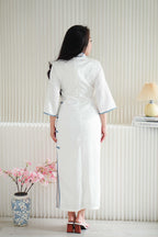 Ri Lan Mid Sleeves Maxi Cheongsam in White with Blue Lining