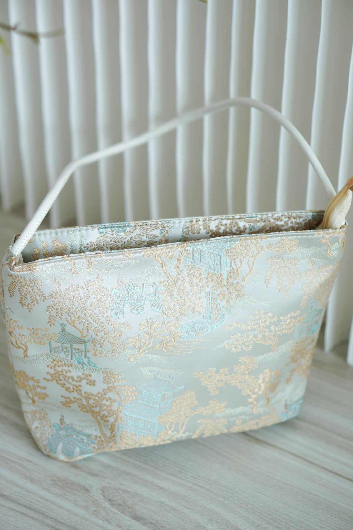 (BACKORDER) Xia Long Handle Bag in Blue