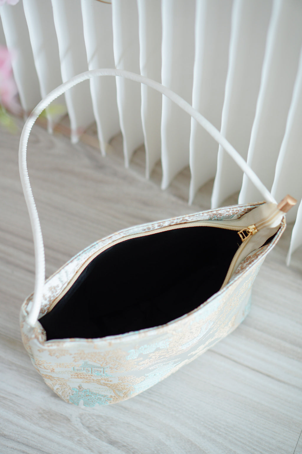 (BACKORDER) Xia Long Handle Bag in Blue