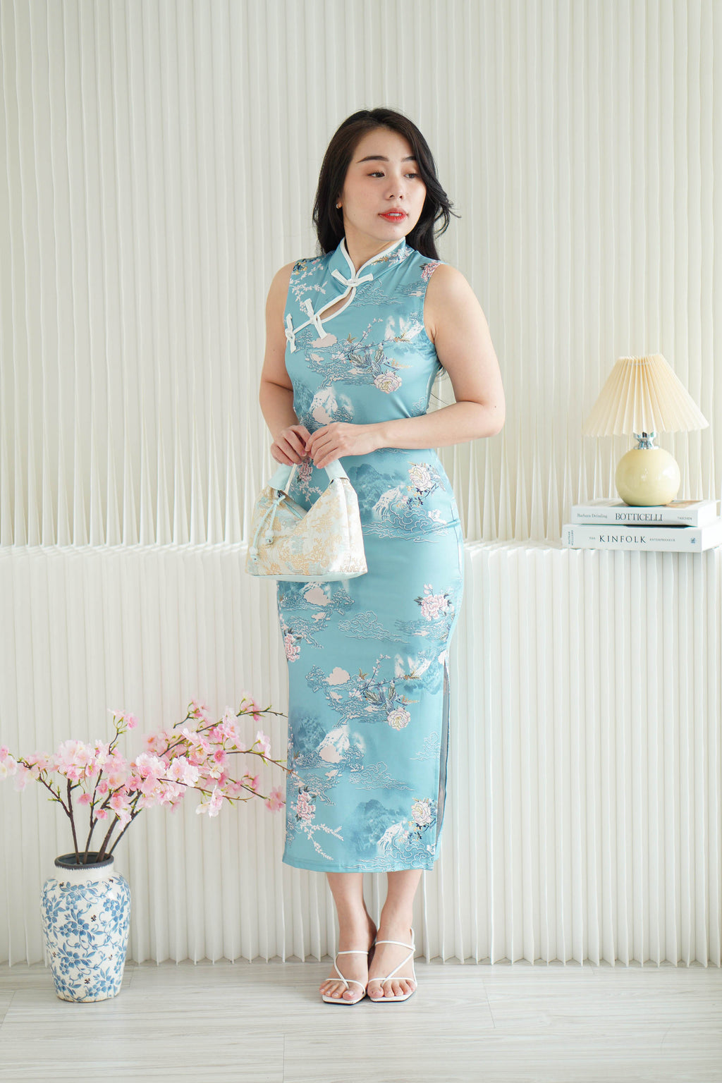 (BACKORDER) Qiu Short Handle Bag in Blue