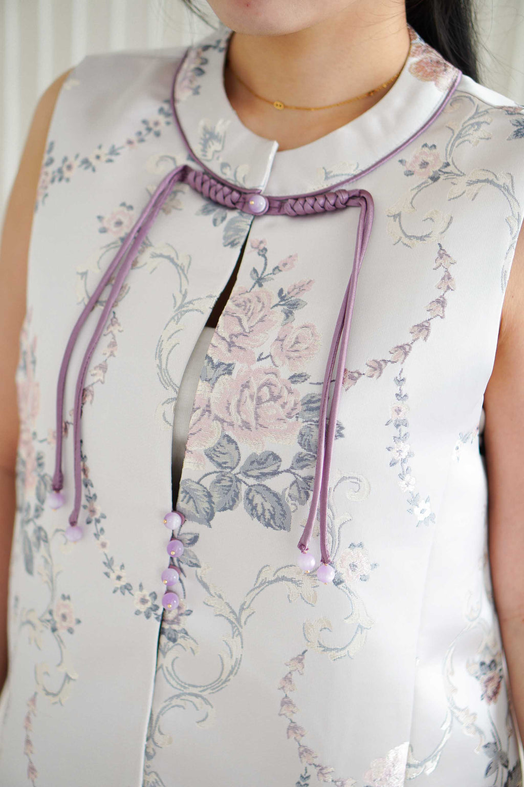 Zi Xia Sleeveless Cheongsam Top in Purple