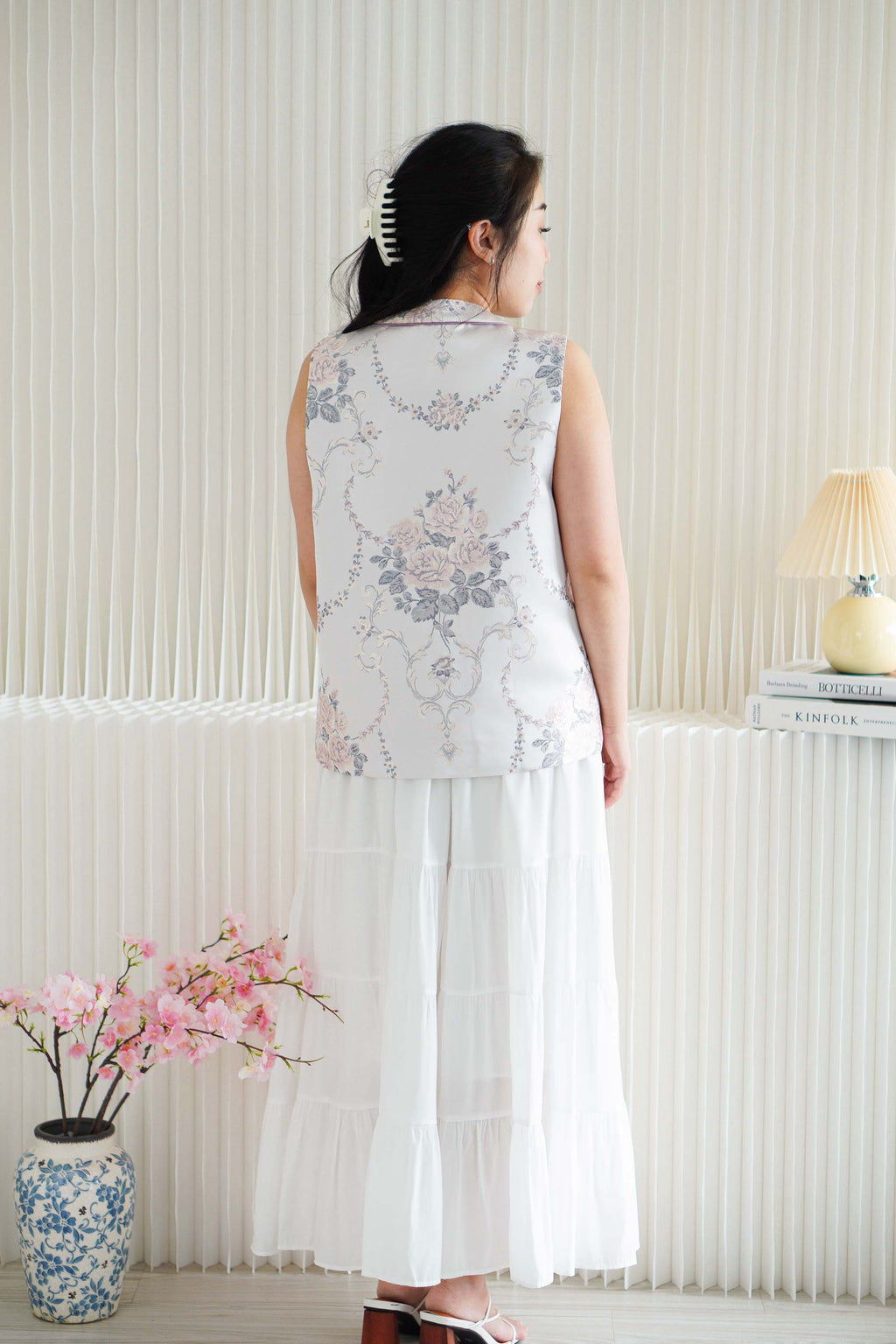 Zi Xia Sleeveless Cheongsam Top in Purple