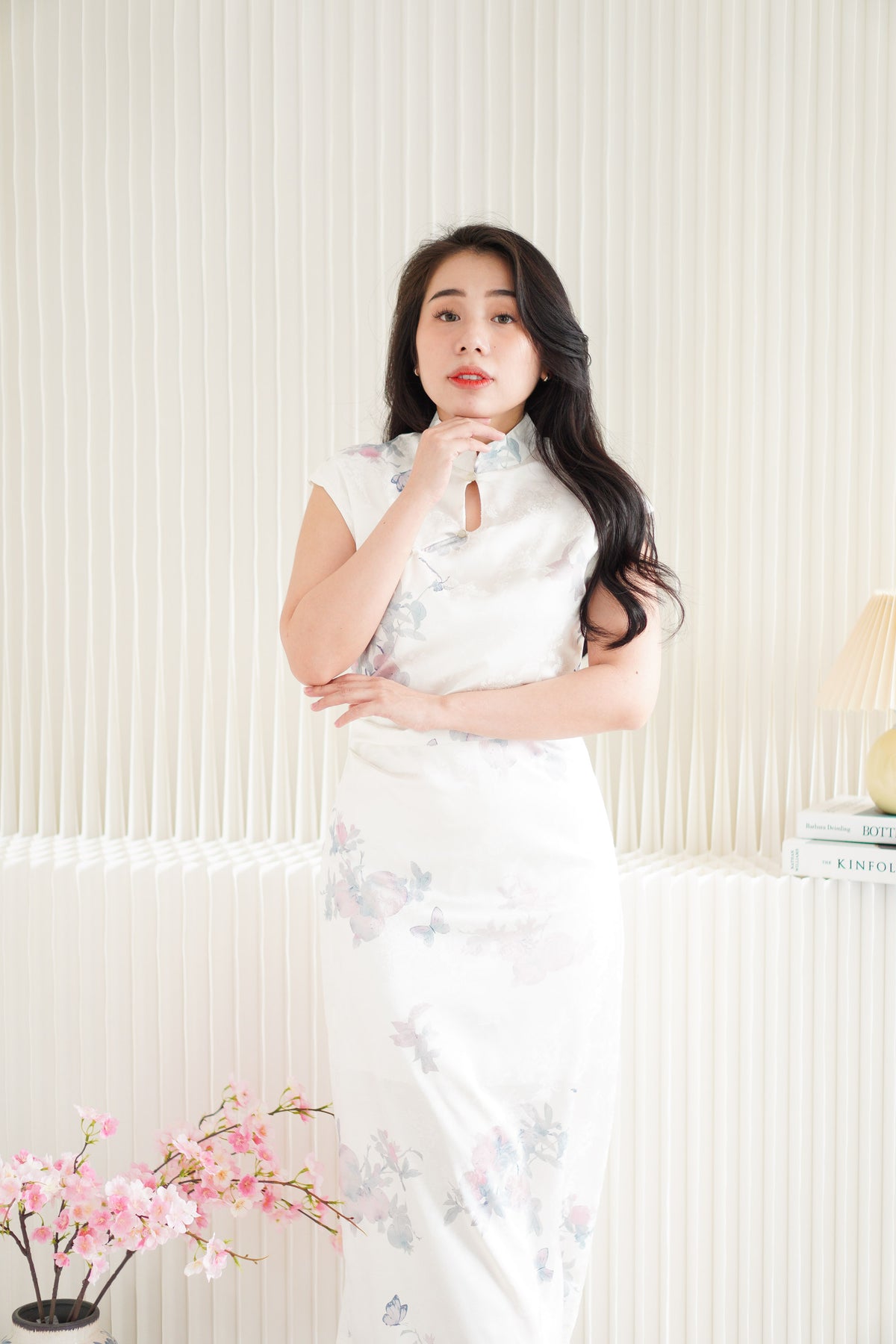 Sui Ru Long Satin Floral Cheongsam in White