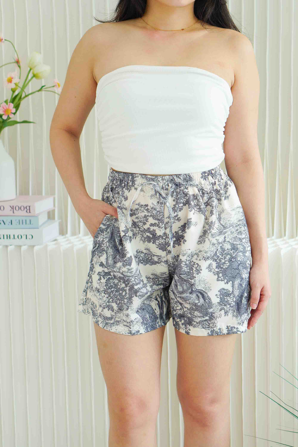 Viorelle Floral Shorts in Dark Blue