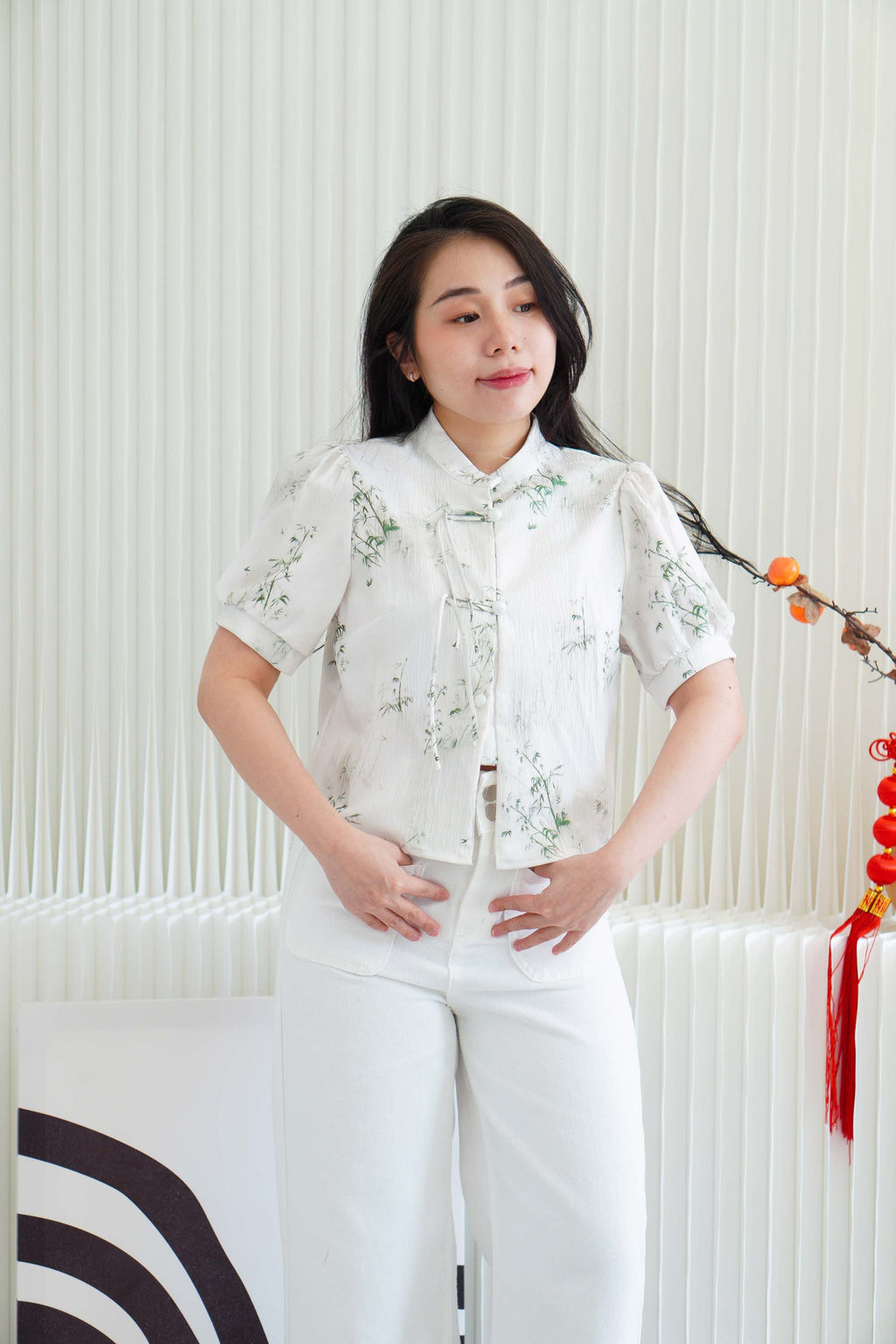 Liang Xi Floral Cheongsam Top in White with Green