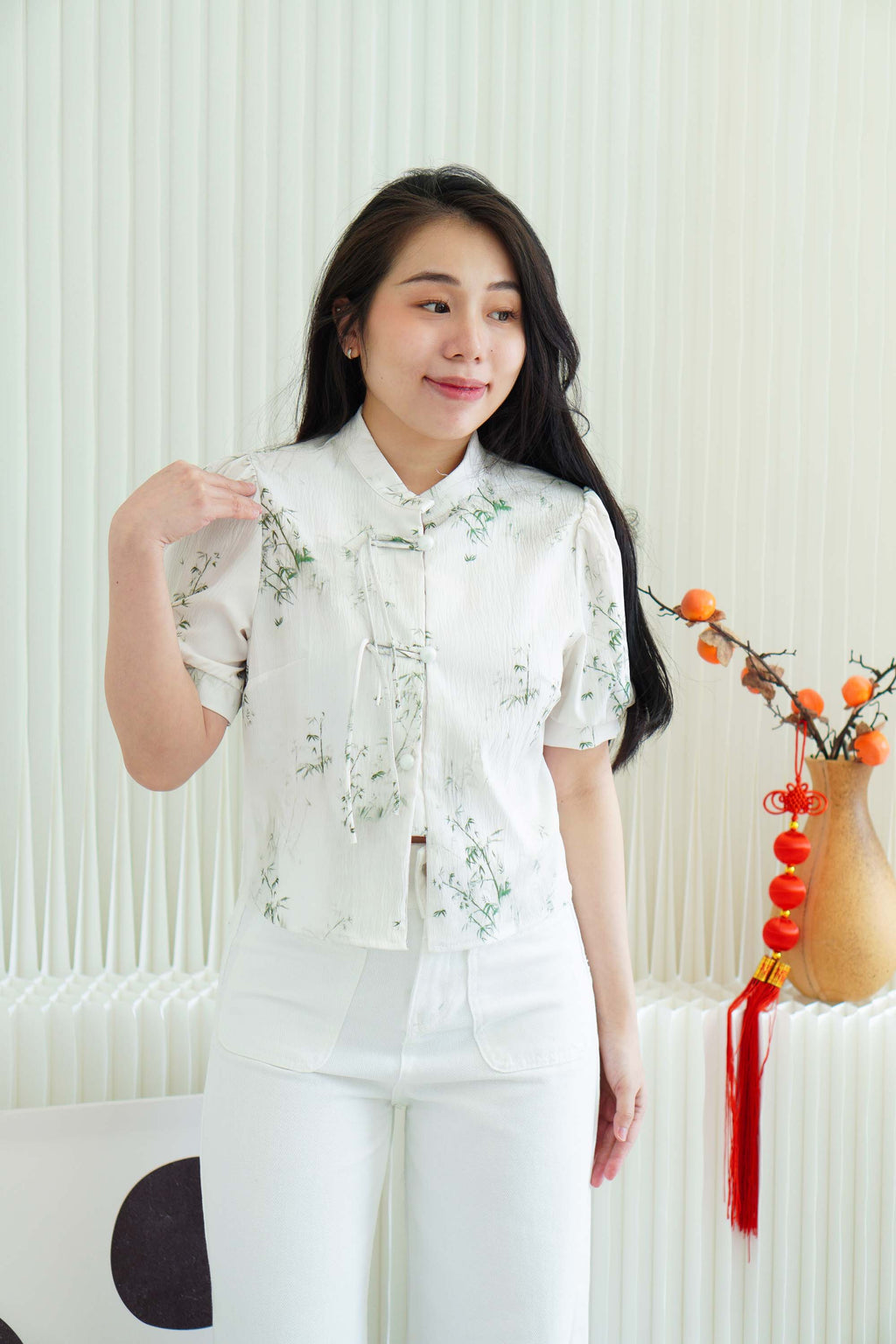 Liang Xi Floral Cheongsam Top in White with Green