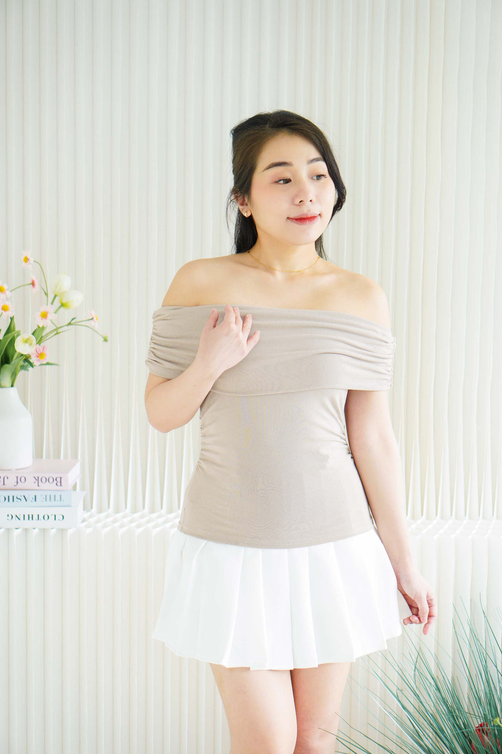 (BACKORDER) Ruelle Off Shoulder Top in Khaki