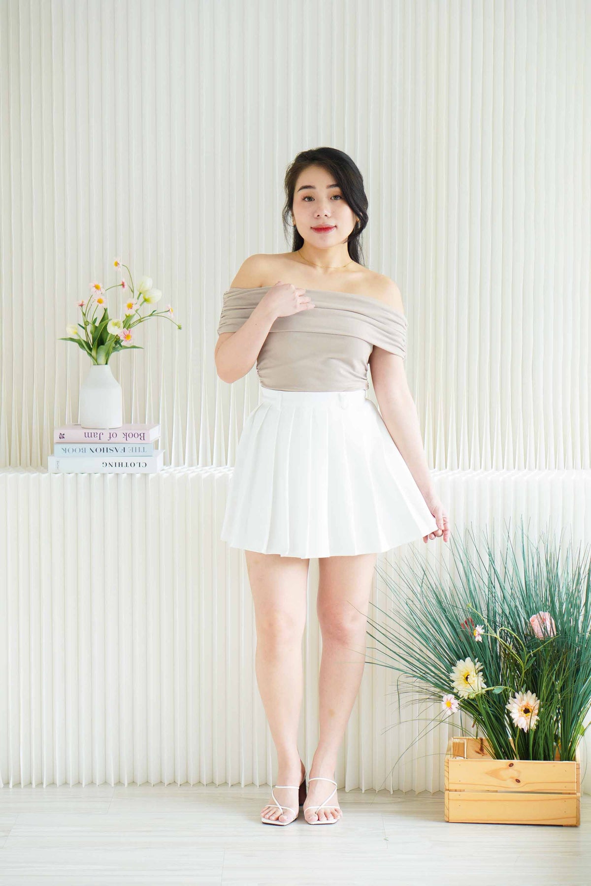(BACKORDER) Ruelle Off Shoulder Top in Khaki