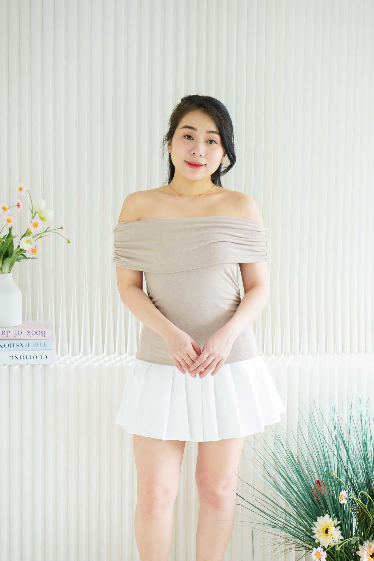 (BACKORDER) Ruelle Off Shoulder Top in Khaki