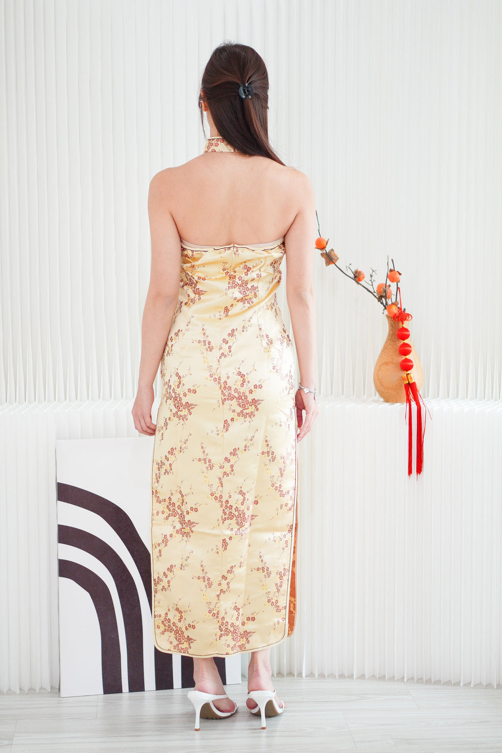 Jing Traditional Halter Cheongsam in Gold