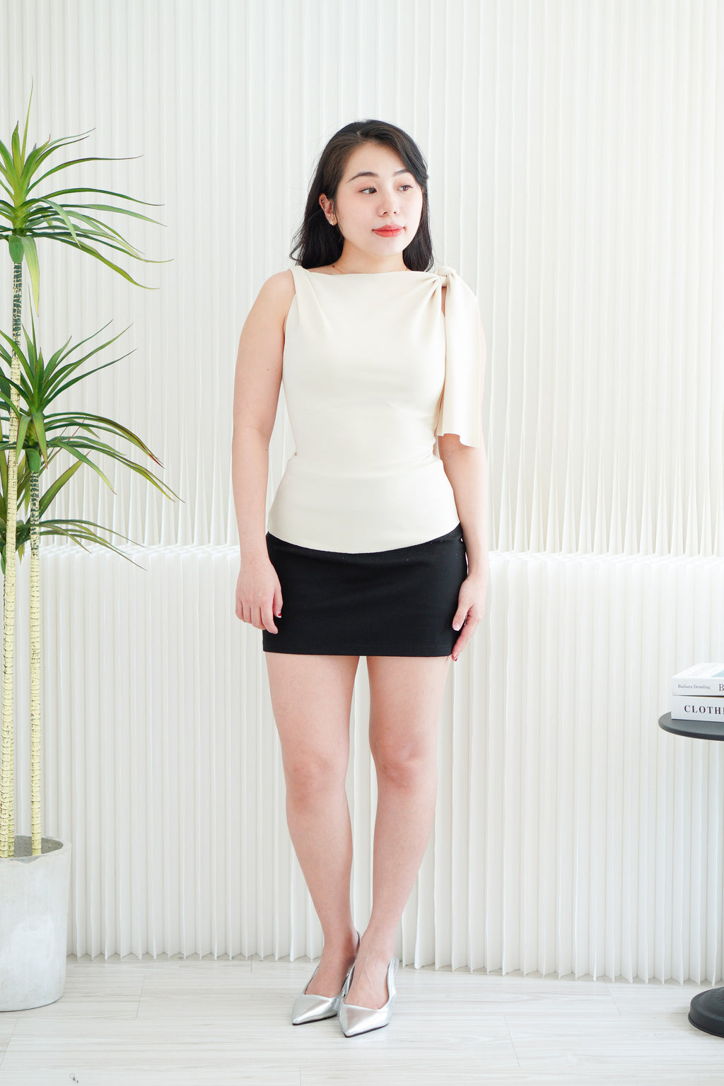 Lioris Boat Neck Tie Top in Beige