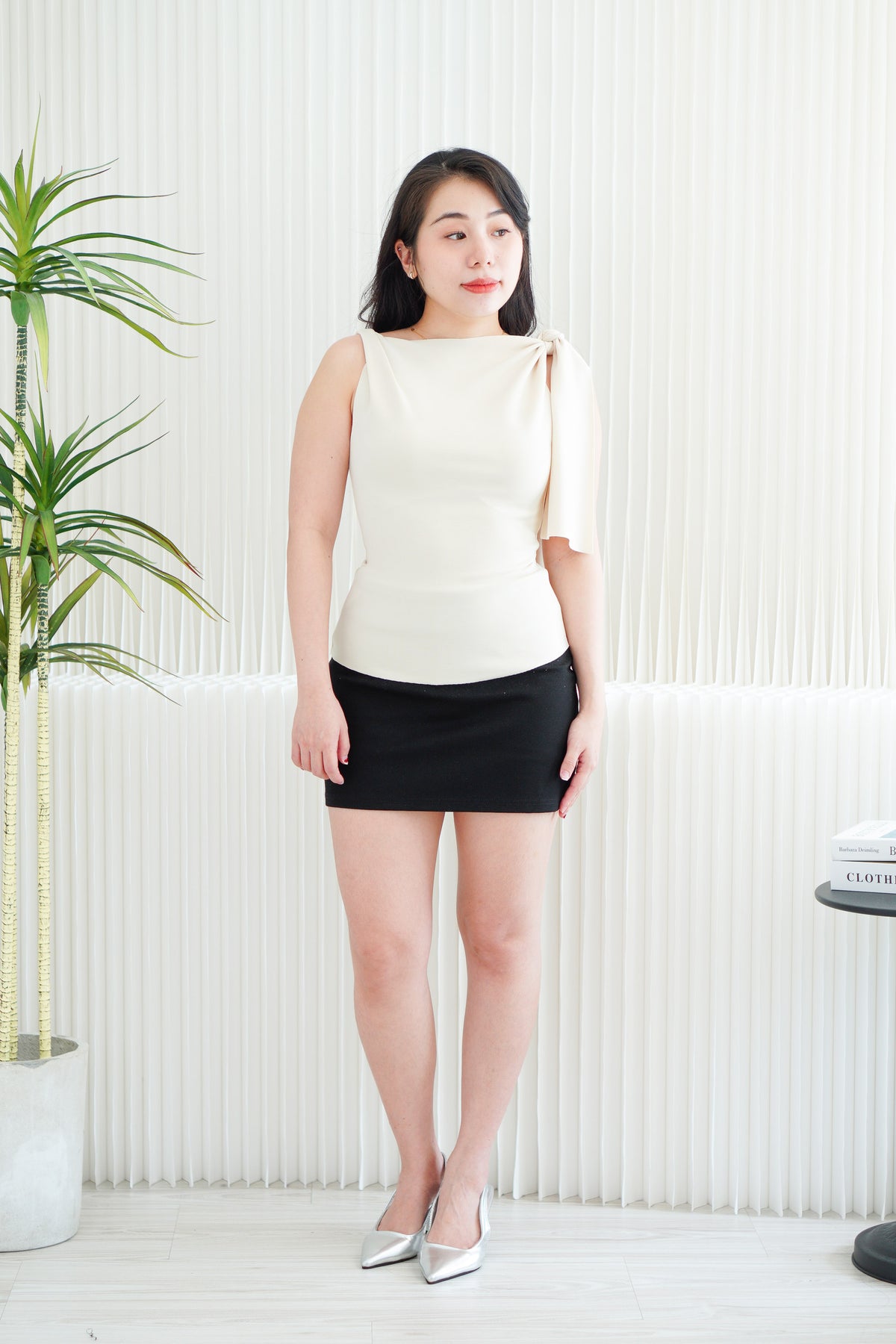 Lioris Boat Neck Tie Top in Beige