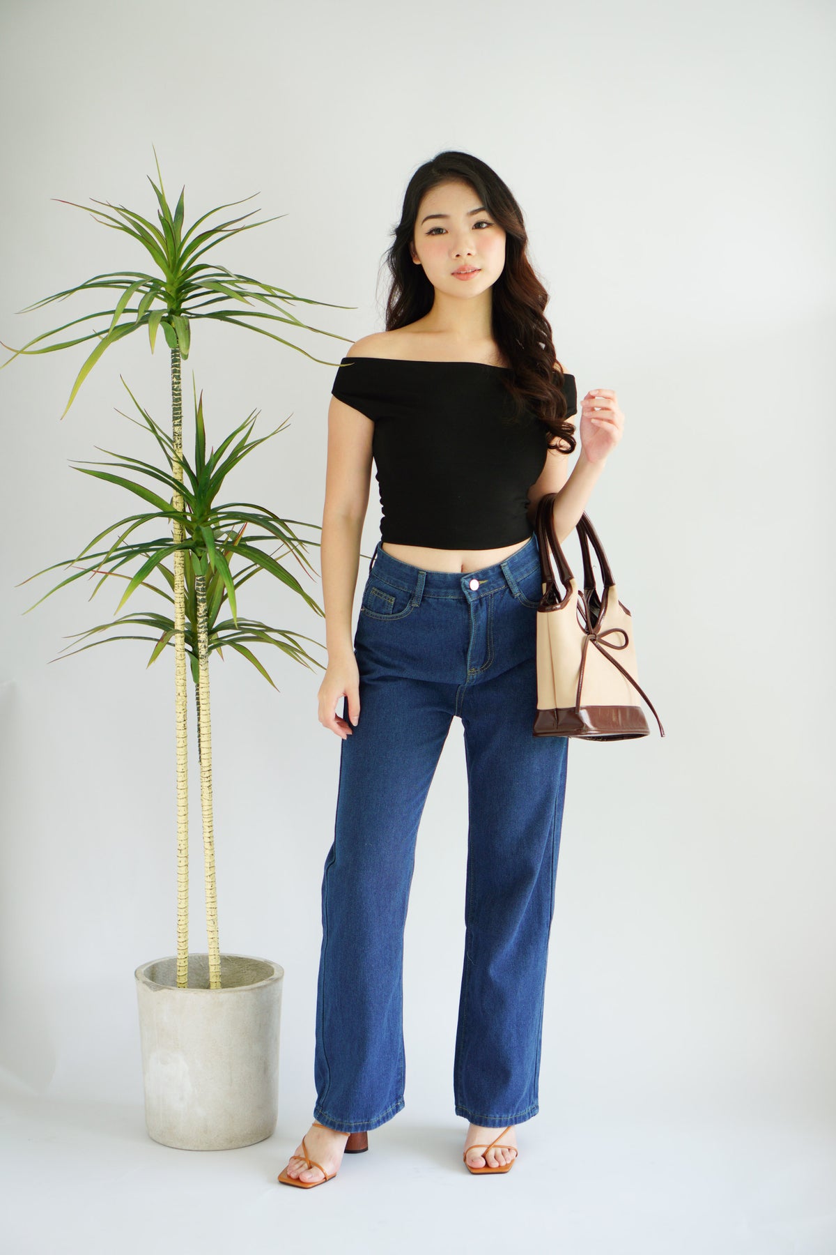 Hazel Straight Cut Denim Jeans in Dark Blue