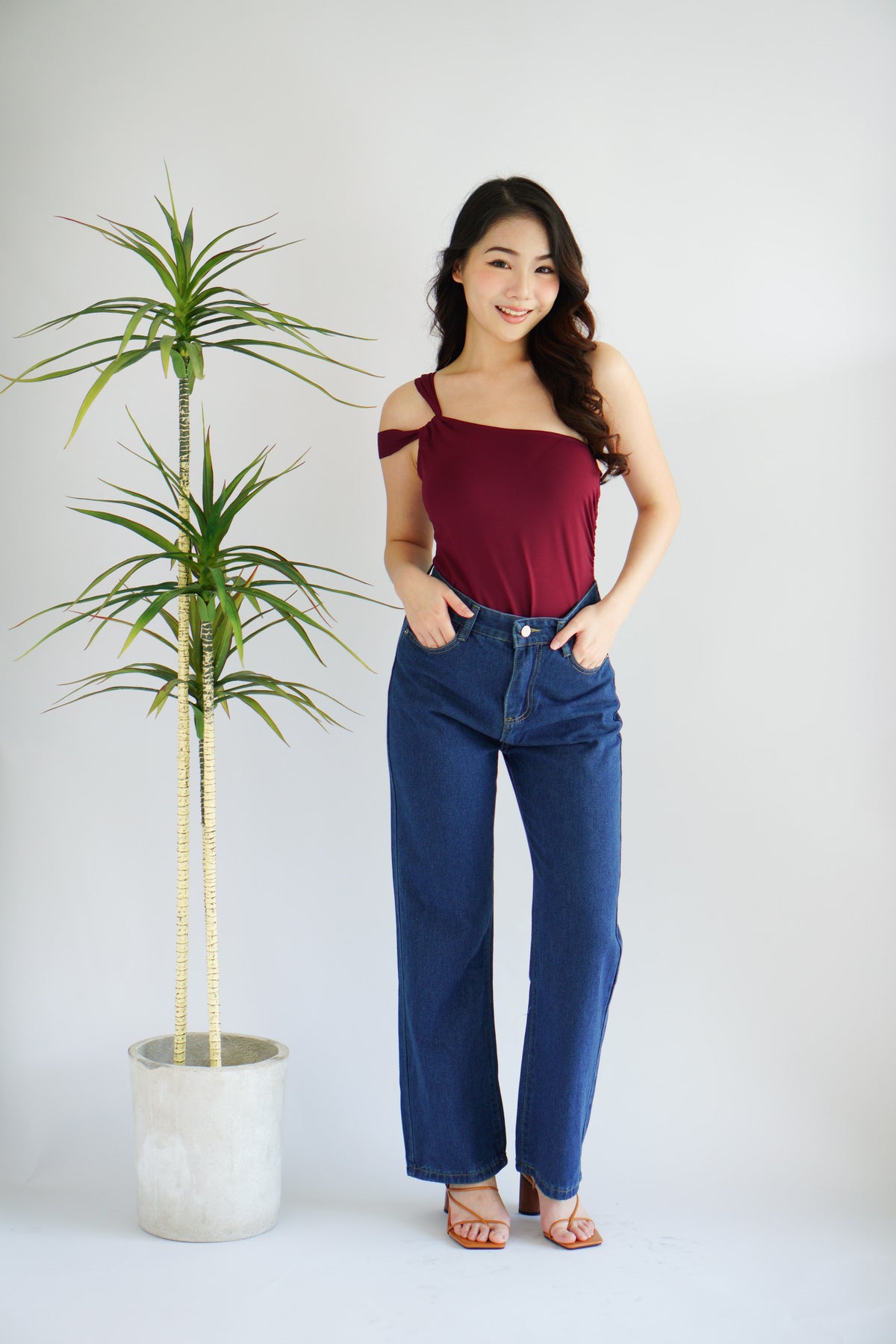 Hazel Straight Cut Denim Jeans in Dark Blue