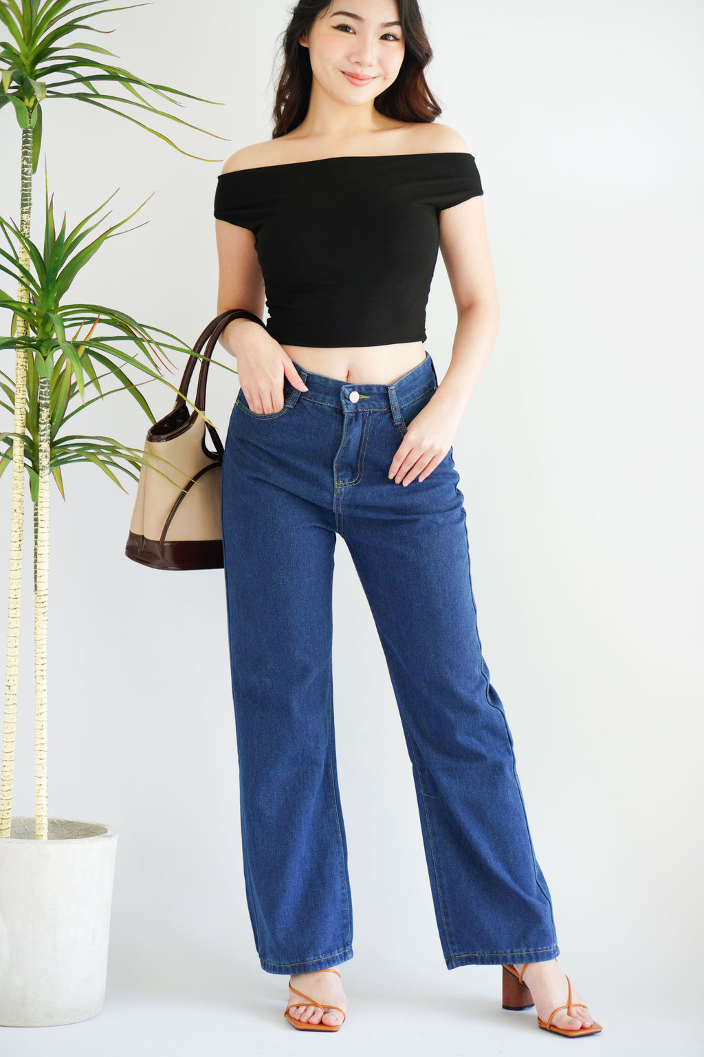 Hazel Straight Cut Denim Jeans in Dark Blue