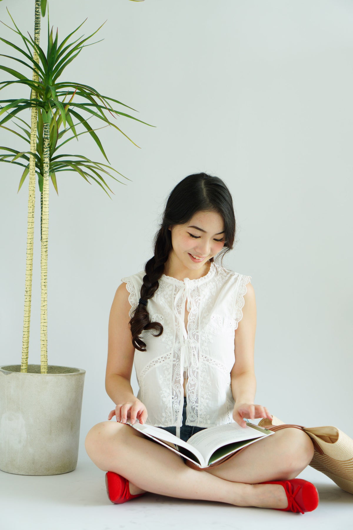 Abella Eyelet Lace Tie Top in White