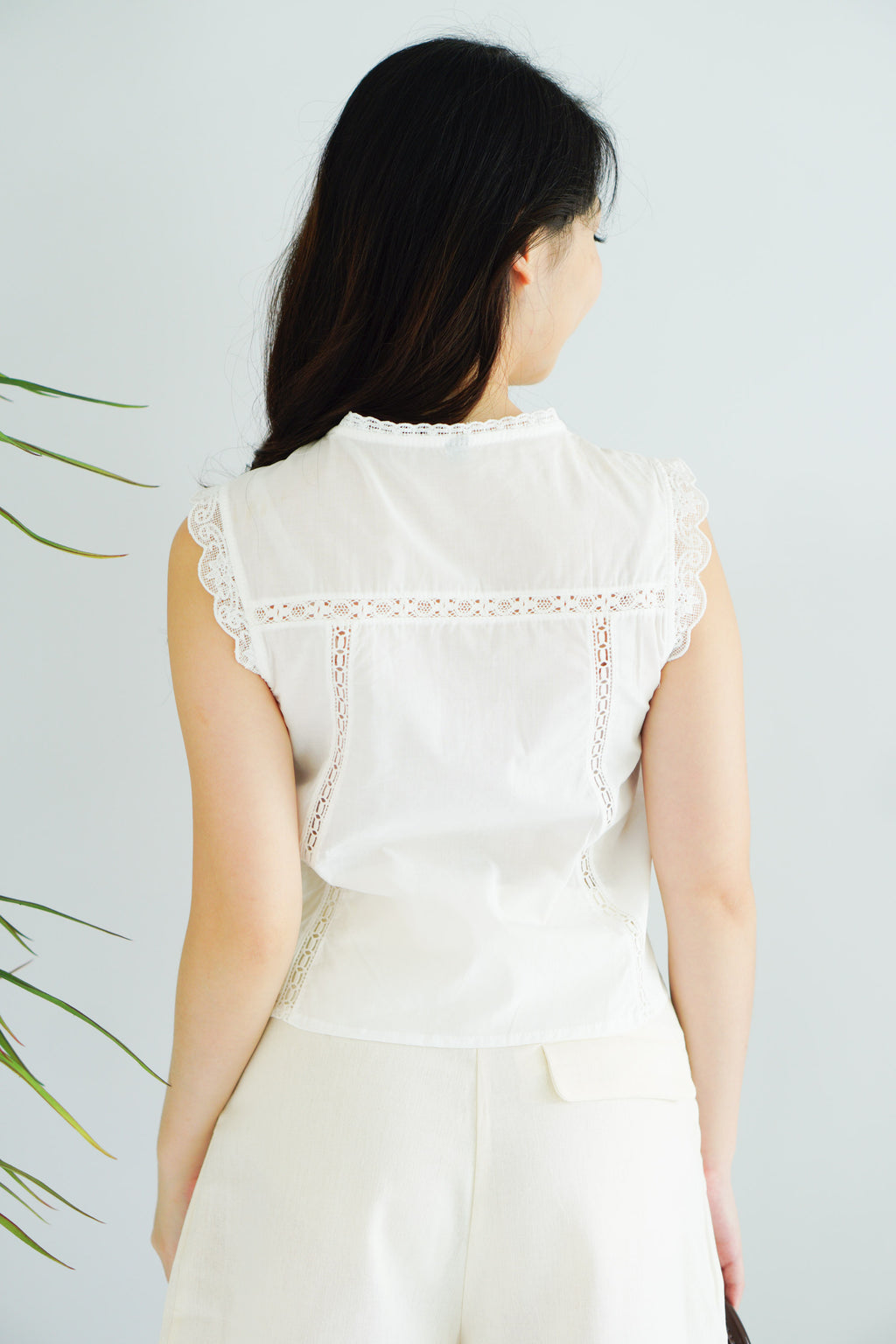 Abella Eyelet Lace Tie Top in White