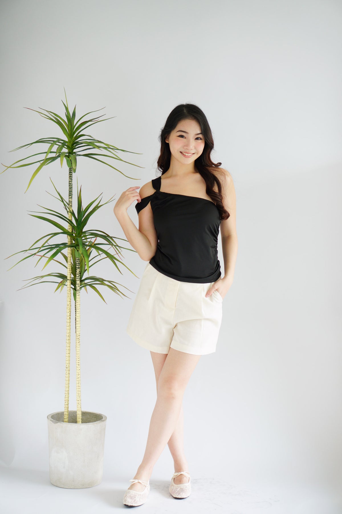 Shiloh Toga Top in Black