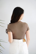 Nello Basic Round Neck Top in Khaki